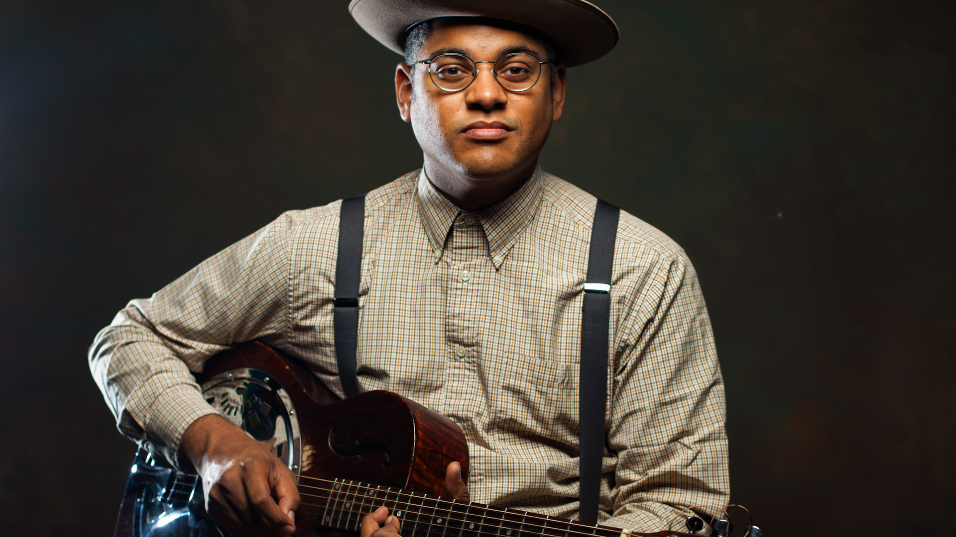 The “American Songster,” Dom Flemons, historian of American music and founding member of the Carolina Chocolate Drops (photograph by Timothy Duffy)