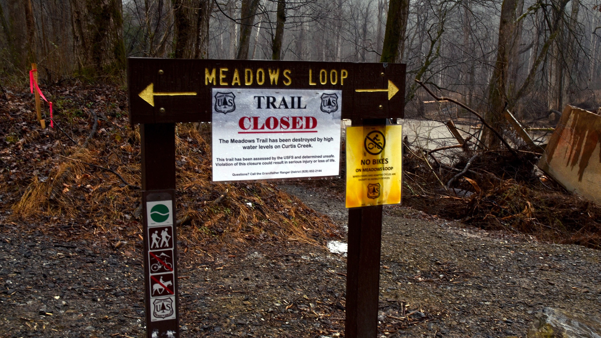 CONDENSED-meadows-trail-sign